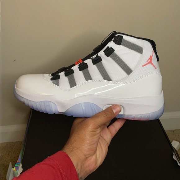 Adapt self lace retro 11 air Jordan